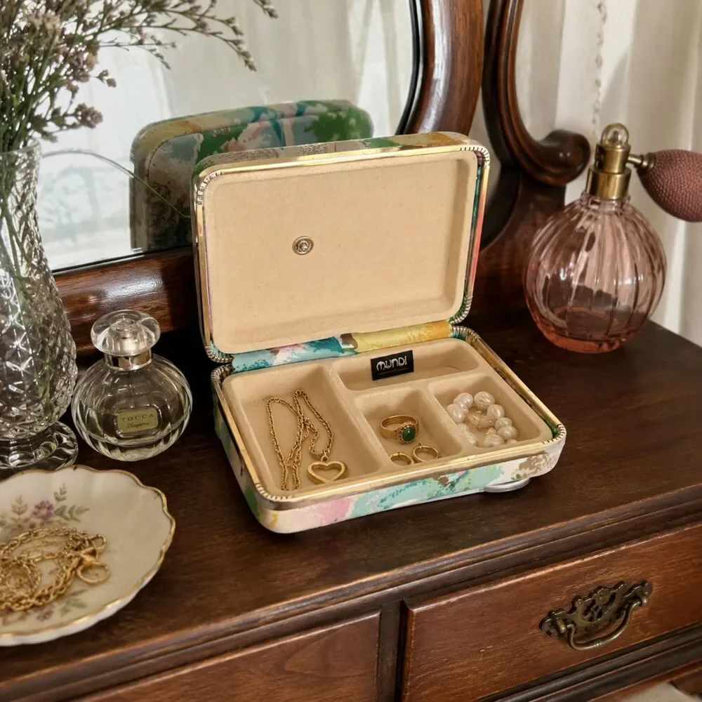 Vintage Gold Floral Tapestry Fabric Mundi hard-shell jewelry box / Vanity